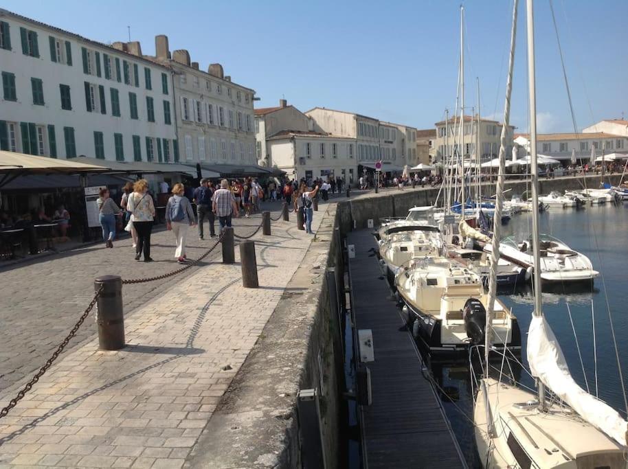Eole, Idealement Situe Sur Le Port De St Martin De Re Saint-Martin-de-Ré Extérieur photo
