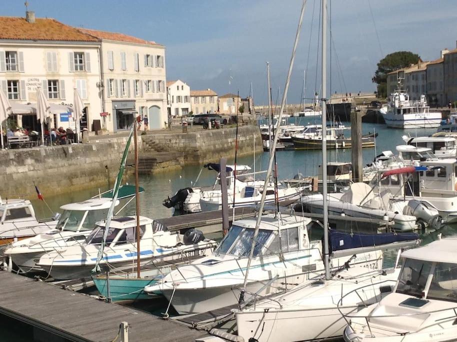 Eole, Idealement Situe Sur Le Port De St Martin De Re Saint-Martin-de-Ré Extérieur photo