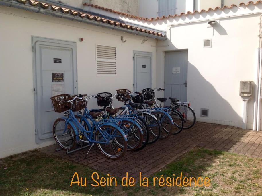 Eole, Idealement Situe Sur Le Port De St Martin De Re Saint-Martin-de-Ré Extérieur photo