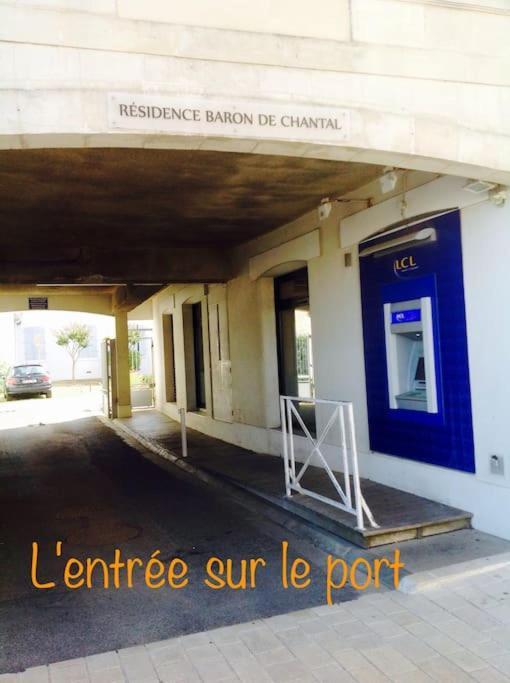 Eole, Idealement Situe Sur Le Port De St Martin De Re Saint-Martin-de-Ré Extérieur photo